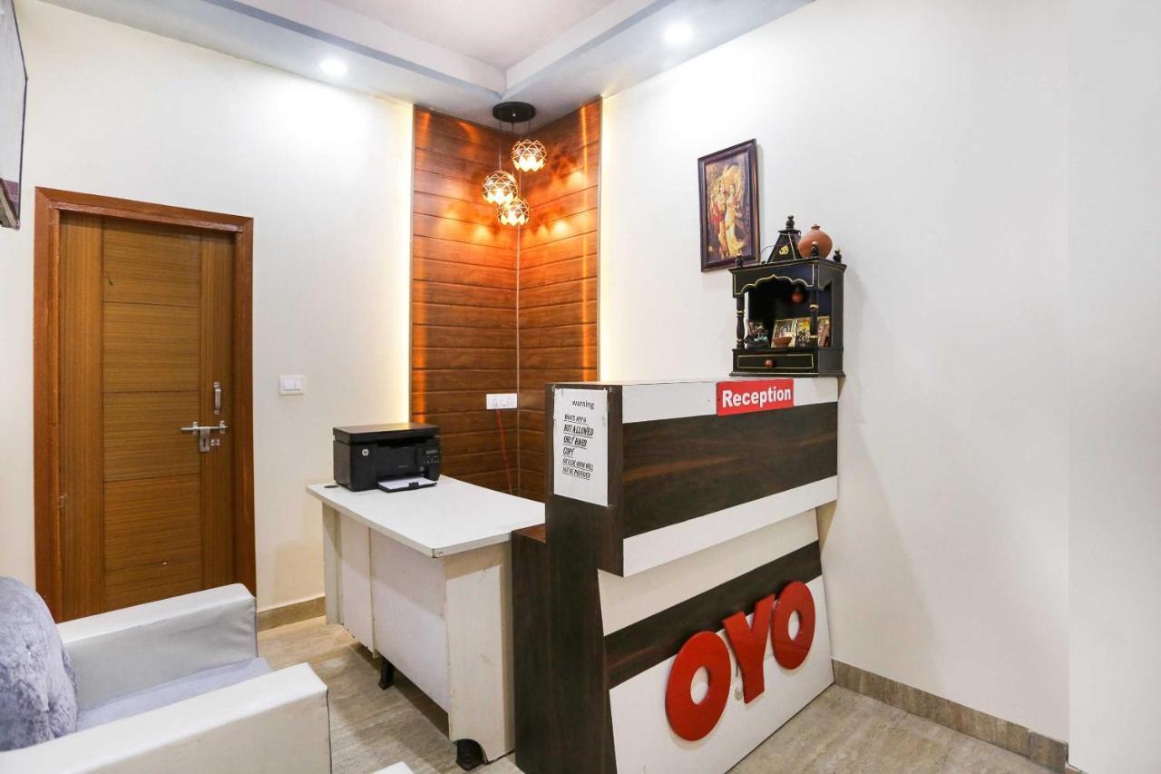 Indraprastha Hotel O Hotel Paradise מראה חיצוני תמונה