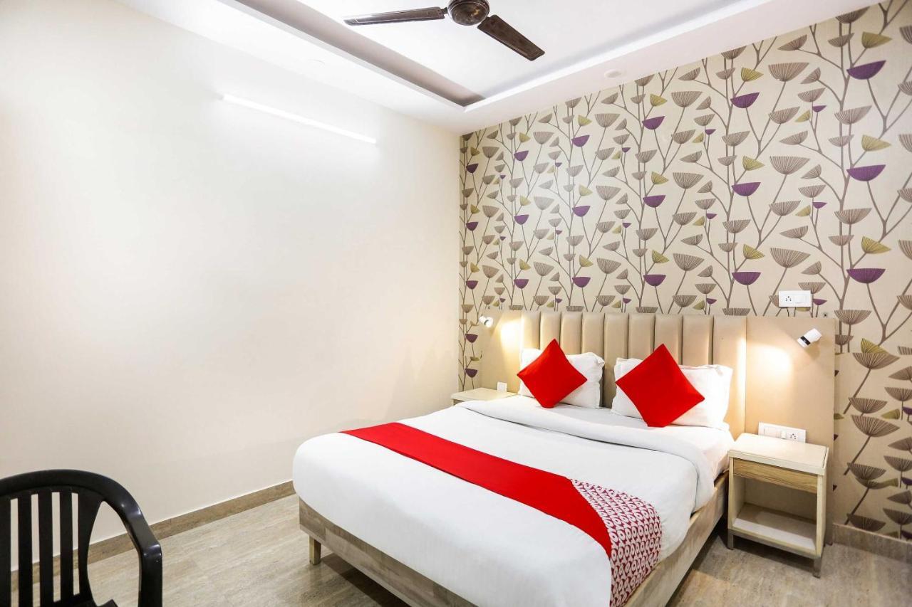 Indraprastha Hotel O Hotel Paradise מראה חיצוני תמונה