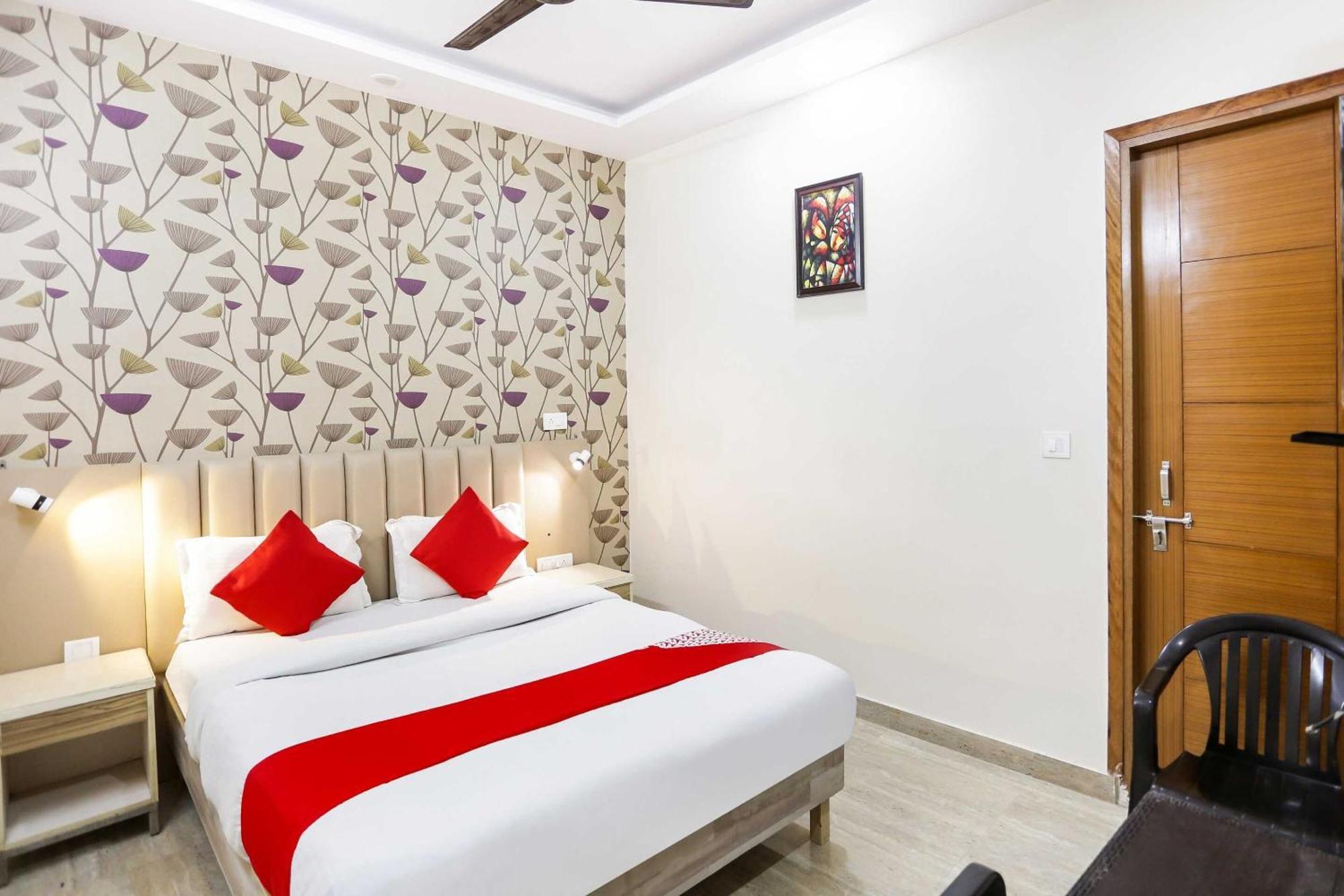 Indraprastha Hotel O Hotel Paradise מראה חיצוני תמונה